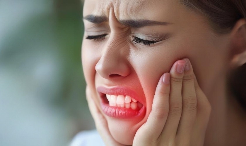dr. lindsay cash at pearl dental studio