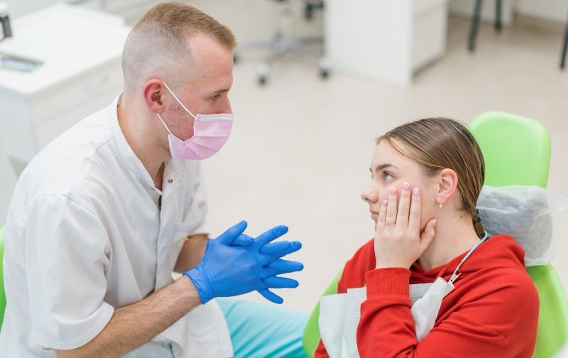 dr. lindsay cash at pearl dental studio